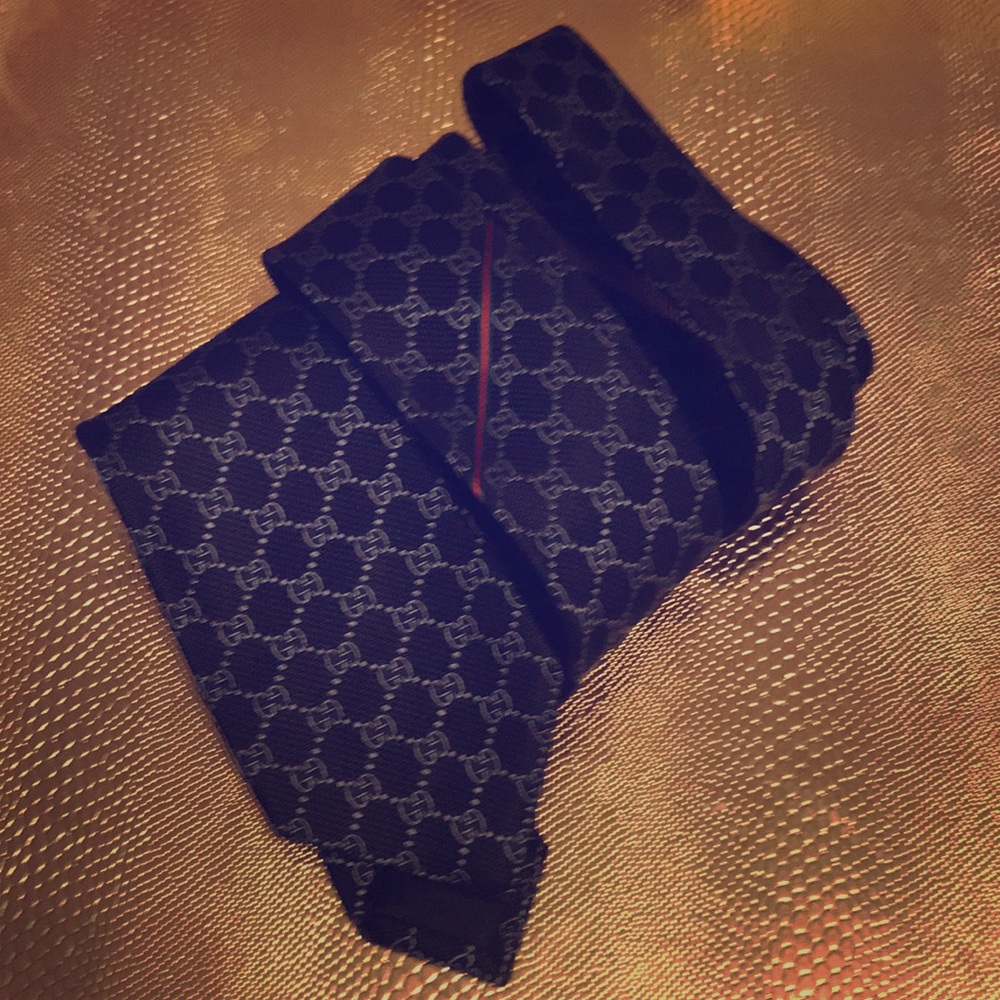 Men’s Gucci tie like new worn once!
